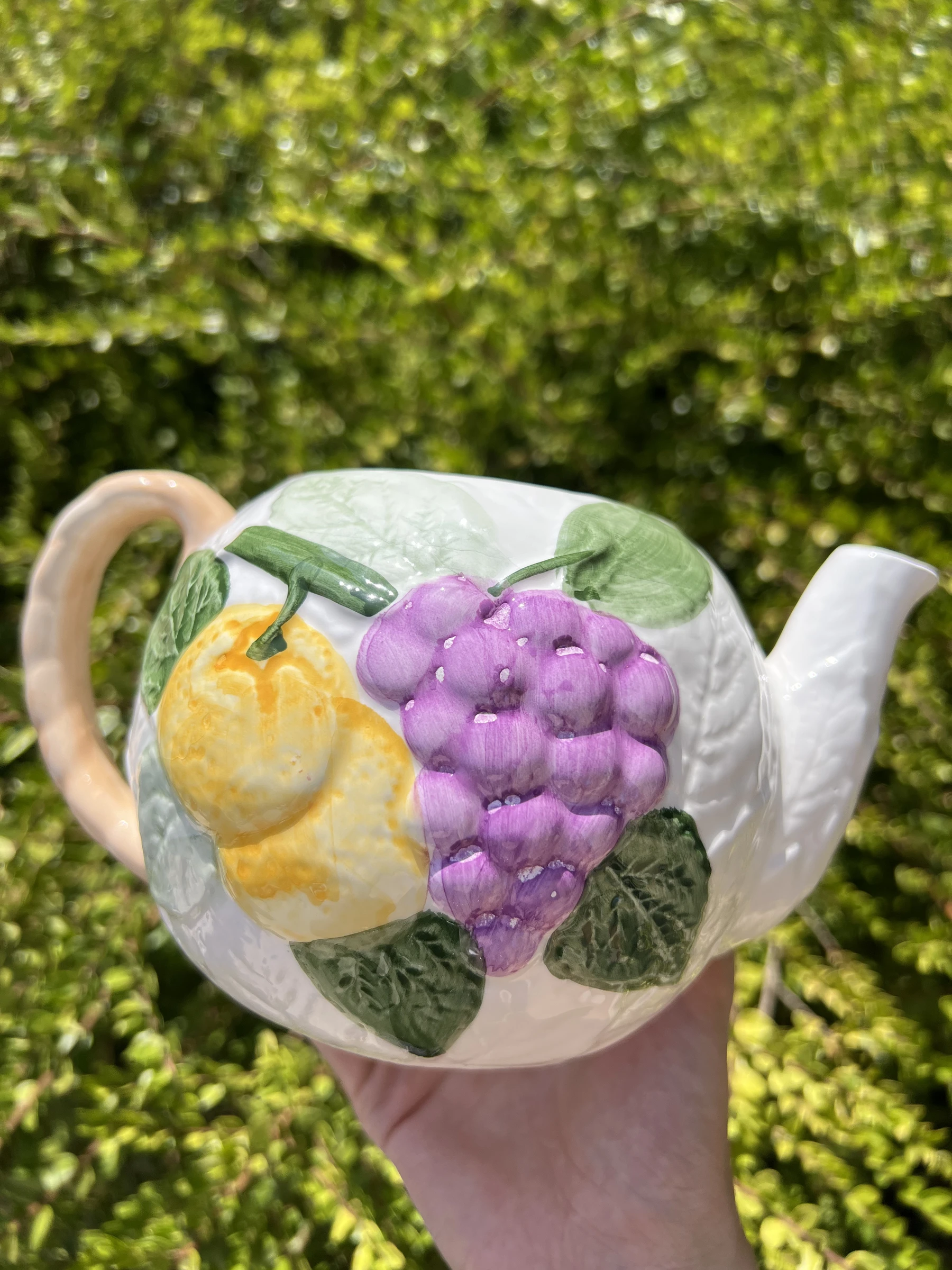 🍒 Vintage ceramic teapot service + 6 cups with embossed fruit decor – photo 7